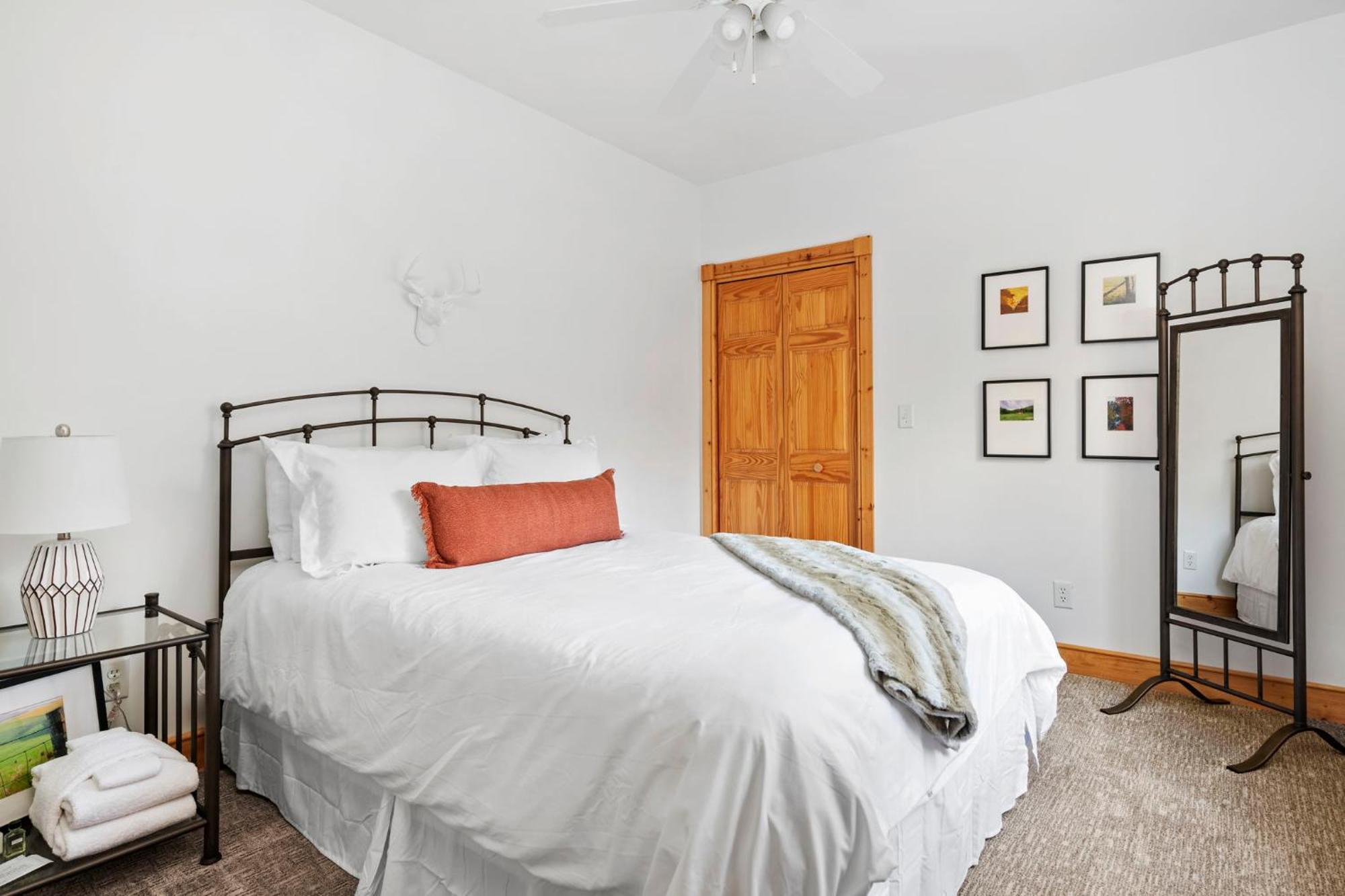 The Lodge, 'North Woods' Style, Boutique Galena Getaway! 외부 사진
