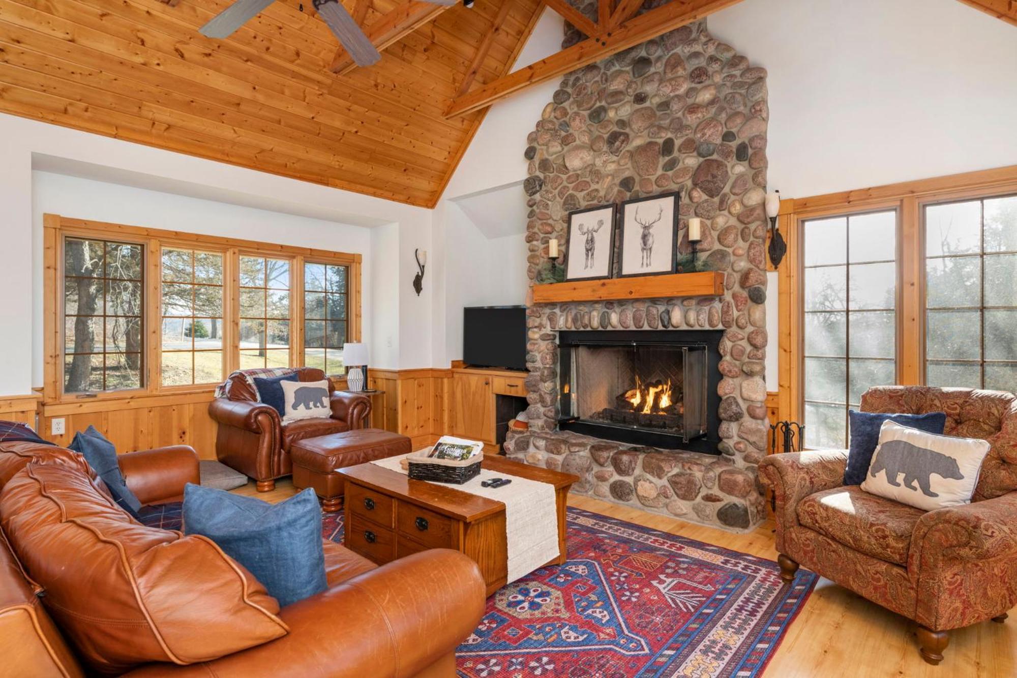 The Lodge, 'North Woods' Style, Boutique Galena Getaway! 외부 사진