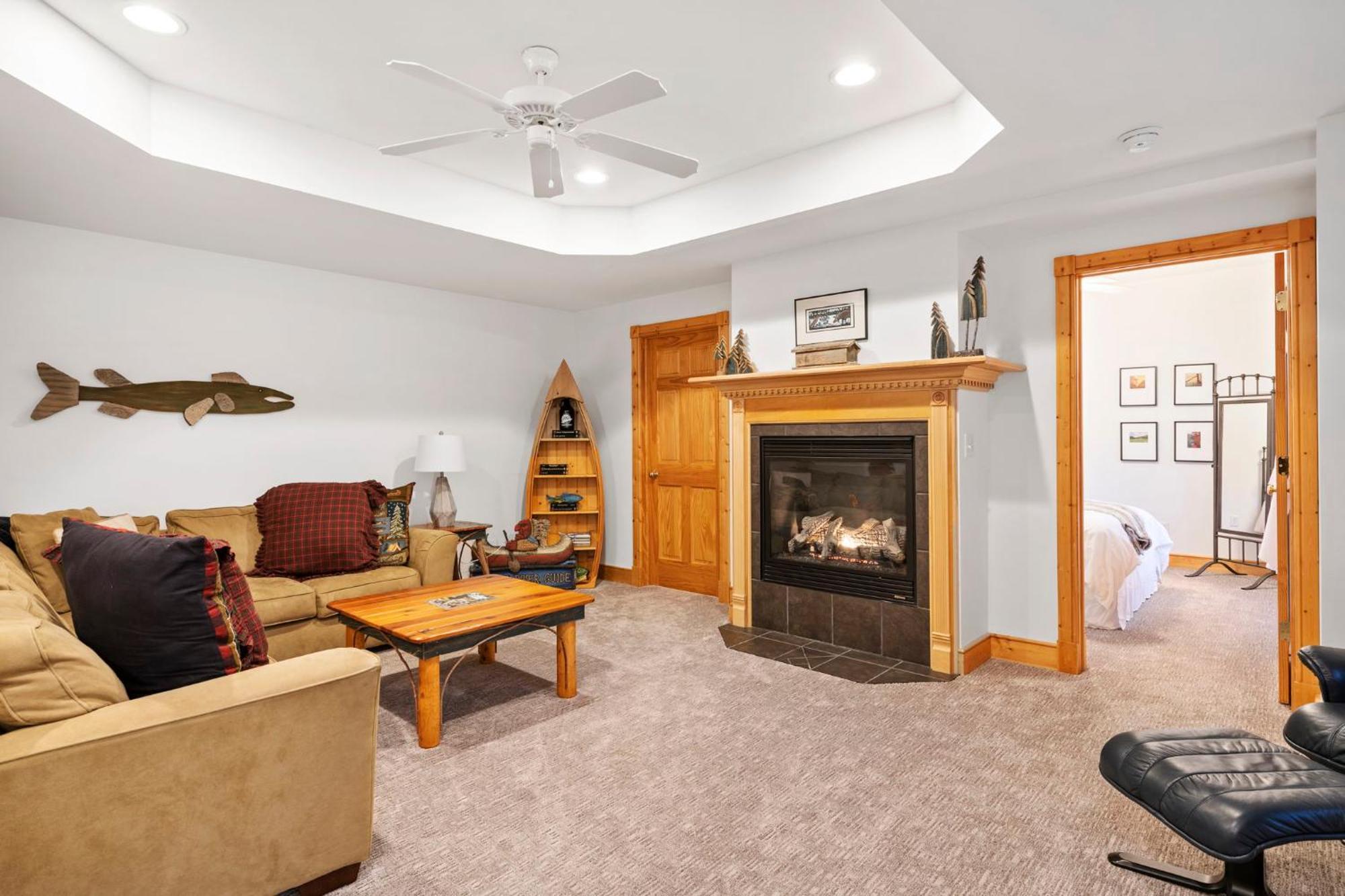 The Lodge, 'North Woods' Style, Boutique Galena Getaway! 외부 사진