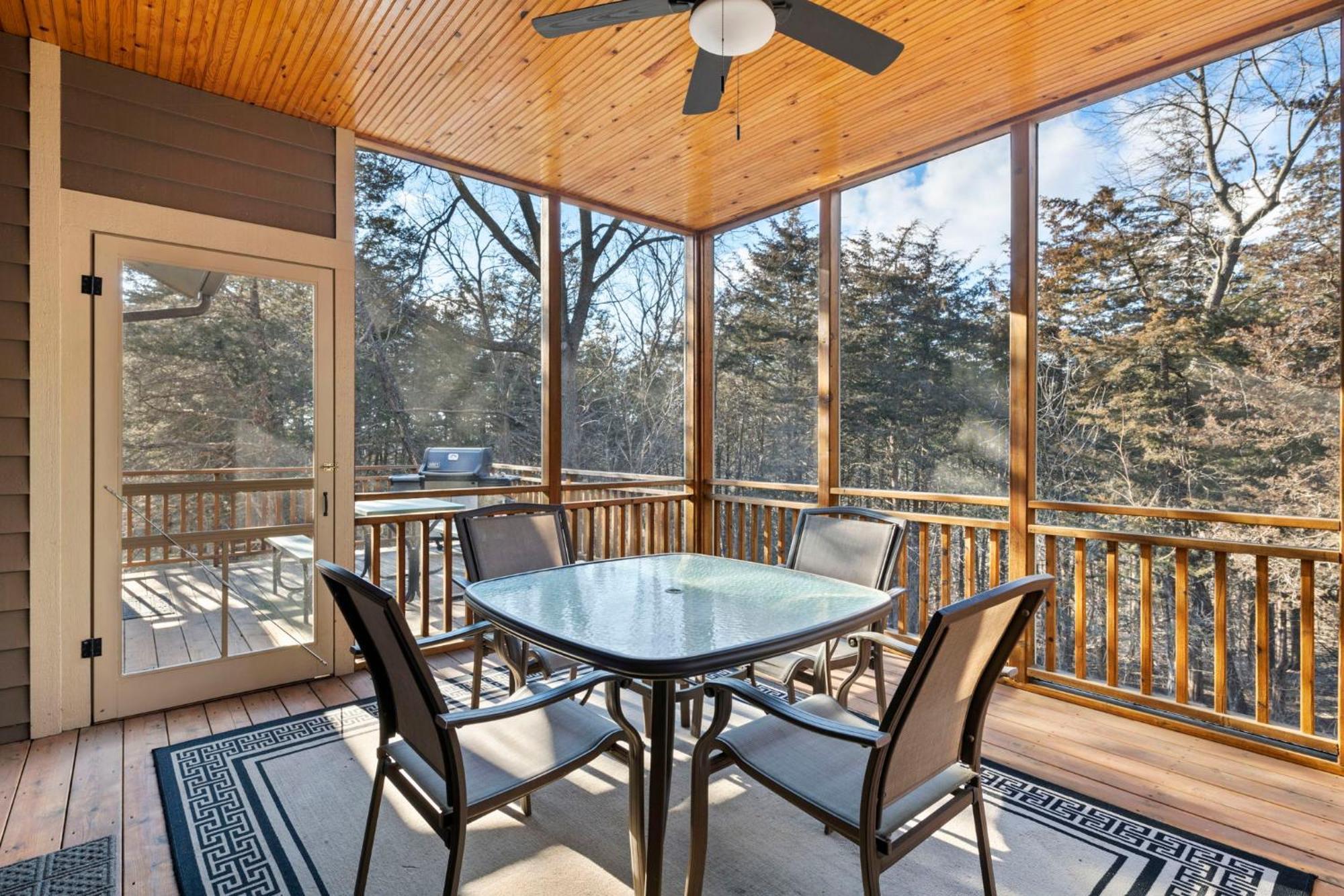 The Lodge, 'North Woods' Style, Boutique Galena Getaway! 외부 사진
